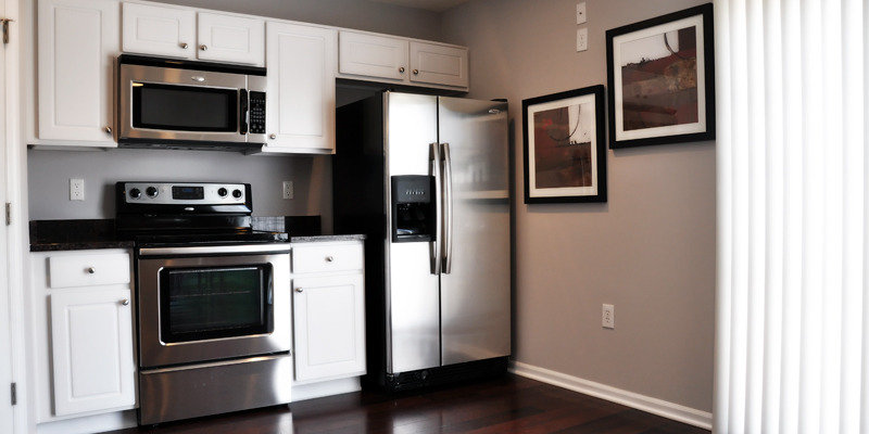 Kitchen | White Oak Park Condos